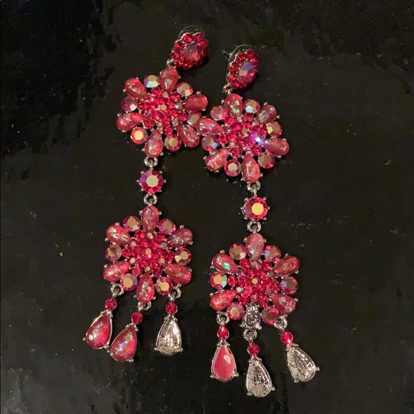 Stunning Red Pageant Earrings - Picture 1 of 4